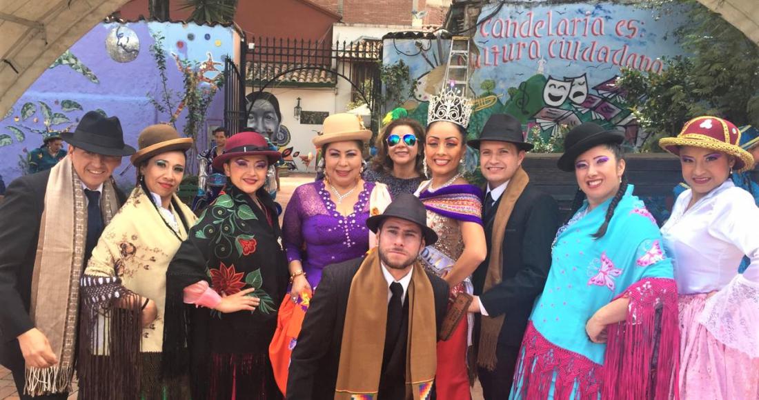 Con trajes típicos y bailes tradicionales bolivianos se toman las calles de La Candelaria 