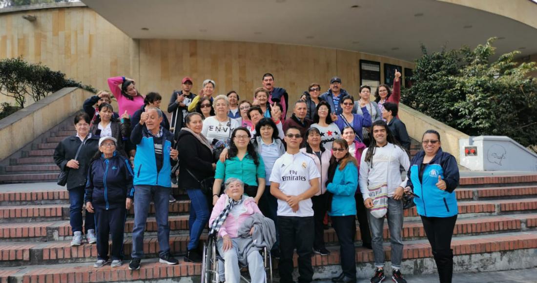 40 personas mayores de la localidad de Ciudad Bolívar visitan el Planetario Distrital