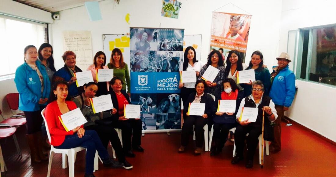 FINALIZA CURSO PARA FORTALECER LAS ORGANIZACIONES COMUNITARIAS DE LAS MUJERES EN PUENTE ARANDA