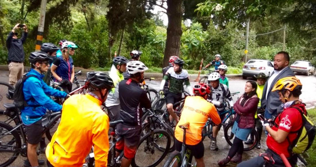 Ciclomontañistas comprometidos con la seguridad del sendero ecológico El Indio