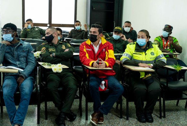 Integrantes de la Estación de Policía en Bosa firmaron el Pacto contra el Racismo