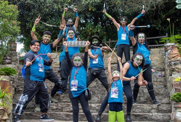  Jovenes en actividad culturales