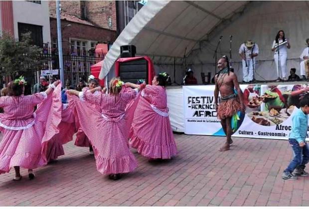 TAMBORAS Y CURRULAOS SE TOMARON LA CANDELARIA