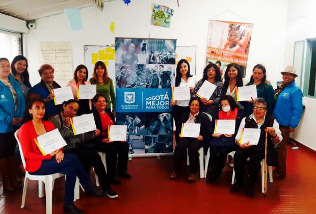 FINALIZA CURSO PARA FORTALECER LAS ORGANIZACIONES COMUNITARIAS DE LAS MUJERES EN PUENTE ARANDA