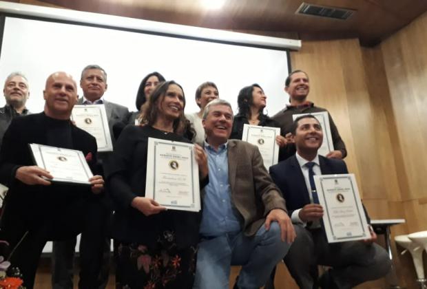 Premio Ambiental para Proyectos de Agricultura Urbana Apoyado por el IDPAC