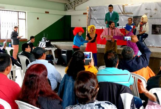 Líderes comunales actuaron sus propias realidades en teatro foro organizado por IDPAC